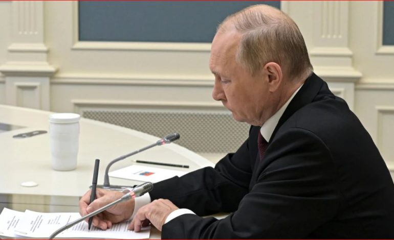 LUFTA NË UKRAINË/ REL: Putin lejon kriminelët t’i bashkohen ushtrisë