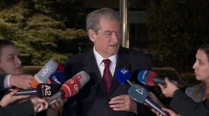 DËSHTIMI I NEGOCIATAVE/ Berisha: I kanë bërë hesapet shumë keq! Nuk preket flamuri i PD