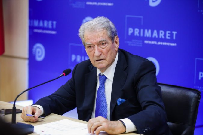 PSE U NDRYSHUAN NEGOCIATORËT? Berisha tregon prapaskenat për diskutimet mes demokratëve: Alibeaj e ka…