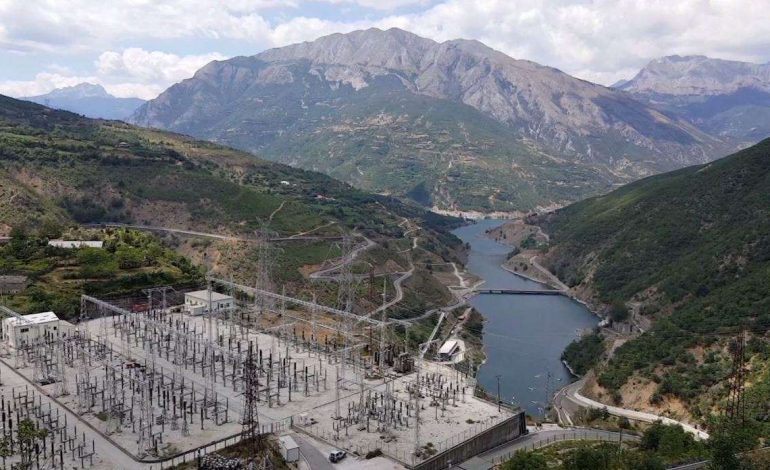 SKENARI I ENERGJISË/ Qeveria me shpresa te shiu; 165 mln euro për anijet në Vlorë
