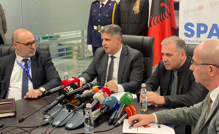 NGA KOLUMBIA NË FIER/ Si nisi hetimi për trafikun e drogës, SPAK: 430 kg kokainë, me vlerë 40 mln euro në thasët me pleh kimik. 10 masa sigurie të ekzekutuara