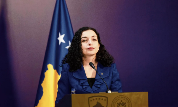 LARGIMI I ZYRTARËVE NGA INSTITUCIONET/ Presidentja Osmani serbëve: Zgjedhjet duhet të mbahen. S’ka rrugë tjetër