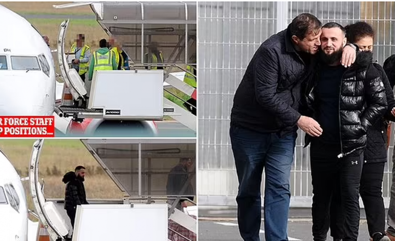 BRITANIA E MADHE DËBON 11 SHQIPTARË/ Media britanike publikojn PAMJET e shoqërimit në aeroport