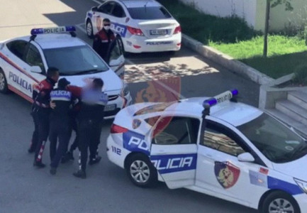SI U PËRGJAK DASMA NË KAMËZ/ Kushërinjtë u përleshën me thika për shkak të borxhit 500 euro. Mësohet gjendja e të plagosurve