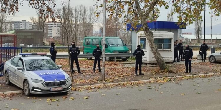 SITUATA NË VERI TË KOSOVËS/ Shpërthime gjatë natës, DASH: Shmangni përshkallëzimin e tensioneve
