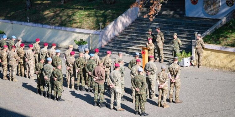 “MËSOJMË NGA NJËRI-TJETRI”/ Shqipëria dhe Mbretëria e Bashkuar zhvillojnë stërvitje të përbashkët mbrojtjeje