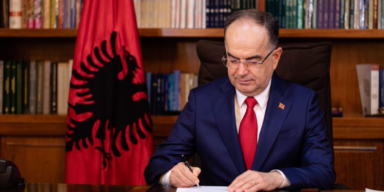 “ZONJA E MADHE E KINEMATOGRAFISË SHQIPTARE”/ Presidenti Begaj shpreh urimet e tij në 90-vjetorin e Tinka Kurtit: Krenarë me veprën tënde