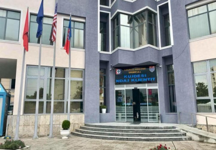 HELMIMI I TRE PERSONAVE NË SHKODËR/ Reagon UKSH: Konsumuan ujë të ambalazhuar. Po punohet për zbardhjen e plotë të ngjarjes