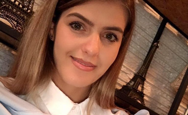 DEL FOTO/ U kap me 58 kg drogë në makinë, 28-vjeçarja e arrestuar në Pogradec ishte punonjëse e AKSHI
