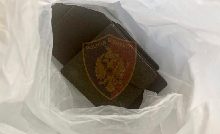 U KAP ME 1 KILOGRAM KANABIS ÇOKOLLATË/ Arrestohet i riu nga Kruja