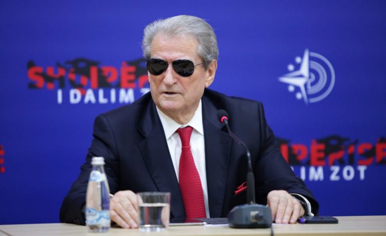 SHEMBJA E PALLATEVE NË KOMBINAT/ Berisha: Akt i shëmtuar. Duhej patjetër të dëshpëronin 90 familje në prag festash