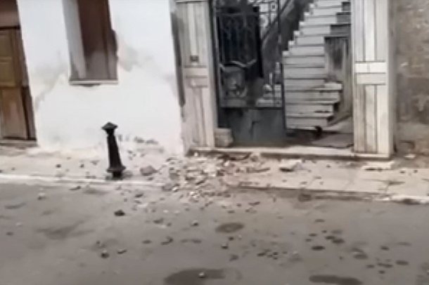 PUBLIKOHEN PAMJET/ Çfarë la pas tërmeti i fortë në Greqi, momenti i lëkundjeve