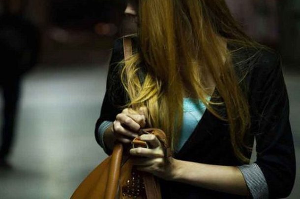 TMERR NË MES TË TIRANËS/ 62-vjeçari i “ngjitet” pas të resë, e përndjek deri sa…