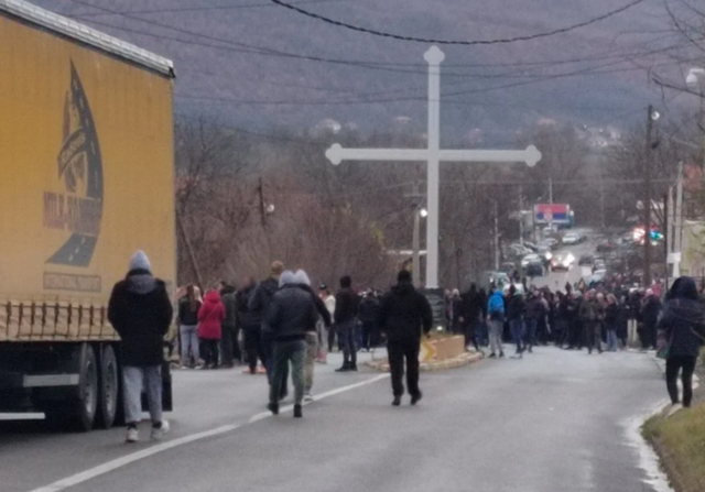 TENSIONET NË VERI TË KOSOVËS/ Beogradi: Populli serb është ngopur dhe nuk duron më