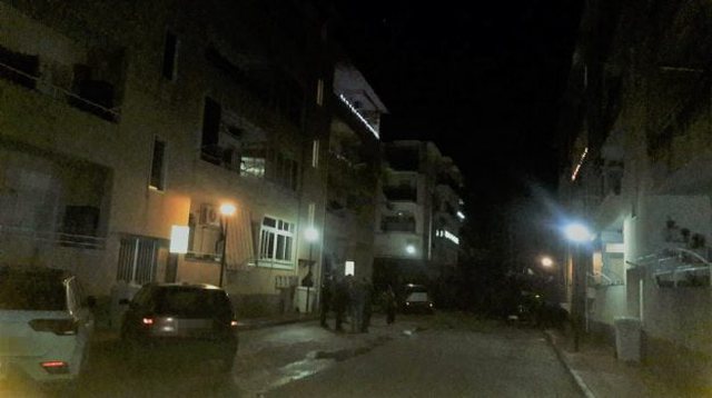 SHOKUESE/ Djali masakroi prindërit, viktimat u gjetën të përqafuar mes pellgut të gjakut në Itali