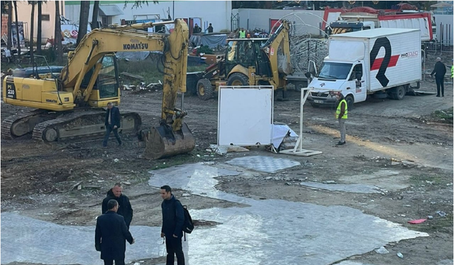 NISIN PUNIMET PËR TEATRIN E RI KOMBËTAR/ Policia inspekton dhe rrethon zonën