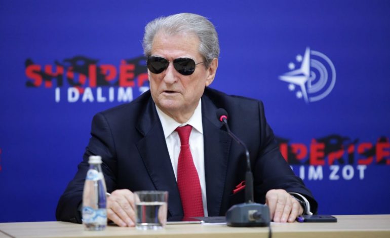“E KONSIDERON SPIUN”/ Denoncimi i fortë i Berishës: Rama shkarkon kreun e SHISH pas shkollimit në SHBA, akt mafioz…