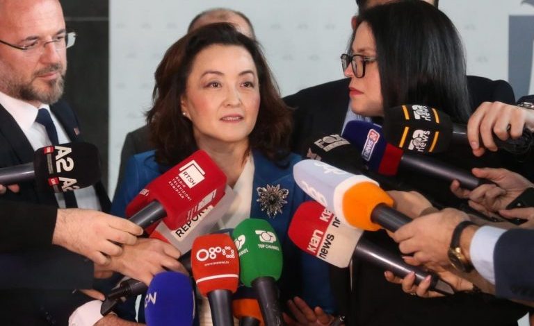 “E SHOH QË KA SHUMË TEORI KONSPIRATIVE”/ Ambasadorja Kim flet pas seancës dëgjimore me kandidatët për kreun e SPAK: Anëtarët e KLP të mos votojnë…