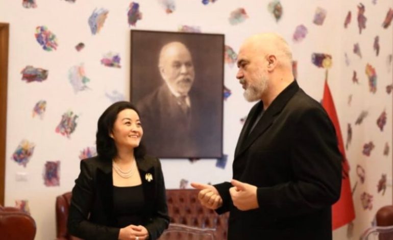 “JAM DAKORD ME AMBASADËN AMERIKANE”/ Rama mohon sërish çdo “krisje” me Yuri Kim: Kreun e SPAK nuk e zgjedh qeveria