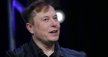 TESLA MUND TË “SHKARKOJË” THEMELUESIN E VET/ Aksionerët kthehen kundër Elon Musk