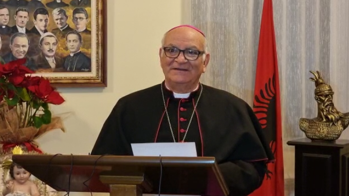 “LUFTA ËSHTË DUKE PRISHUR FYTYRËN E BUKUR TË EUROPËS…”/ Arqipeshkëv Masaffra mesazh për Krishtlindje: Bëni paqe!