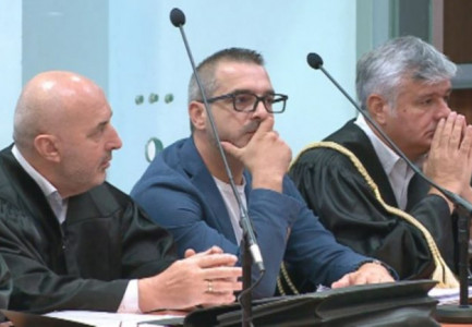 KËRKOI T’I NJIHEN DITËT E PARABURGIMIT/ Shtyhet seanca gjyqësore ndaj Saimir Tahirit