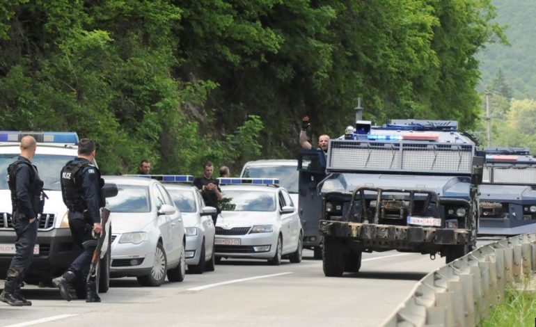 RIFILLON QARKULLIMI I MJETEVE NË VERI TË KOSOVËS/ Kapen dy pikat kufitare në Jarinjë e Bërnjak