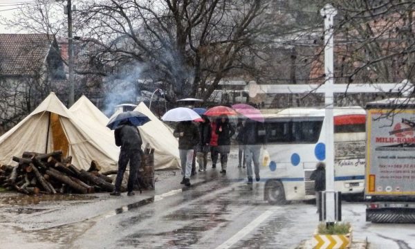 VERIU I KOSOVËS ENDE I BLLOKUAR/ Shkollat mbyllen, çfarë ndodhi pas të shtënave dhe shpërthimit në Rudar