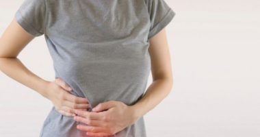KINI VËMENDJEN/ Kjo simptomë e fshehtë e kancerit shfaqet gjatë ngrënies