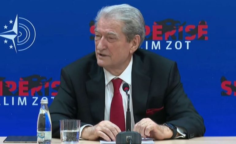“PAKOJA E MADHE” E QEVERISË/ Berisha: Pilulë elektorale! Mund të kishte dyfishuar rrogat e pensionet