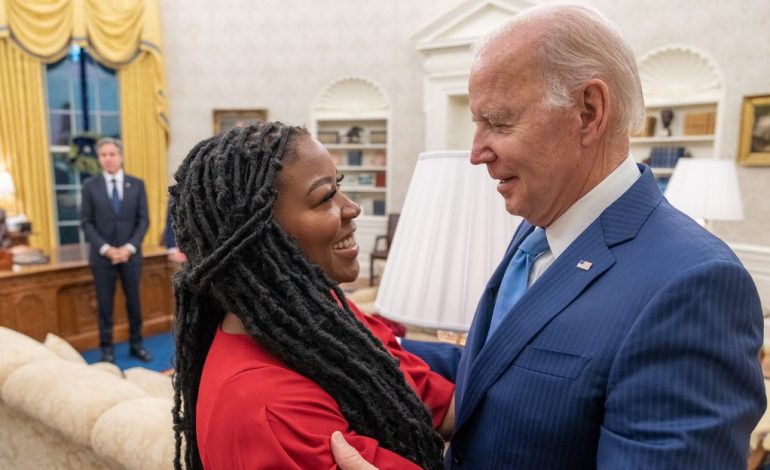 SHKËMBEHEN TË BURGOSURIT/ Joe Biden lajmëron lirimin e basketbollistes amerikane, ishte dënuar me 9 vjet në Rusi