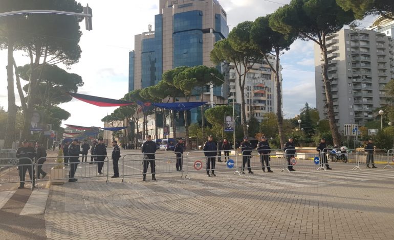 PAMJET/ Ku do të protestojë opozita? Ja si është rrethuar bulevardi afër Kryeministrisë