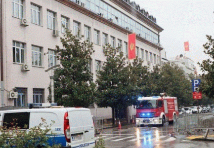 ÇFARË PO NDODH NË MALIN E ZI? Alarm për bomba në disa shkolla në Podgoricë