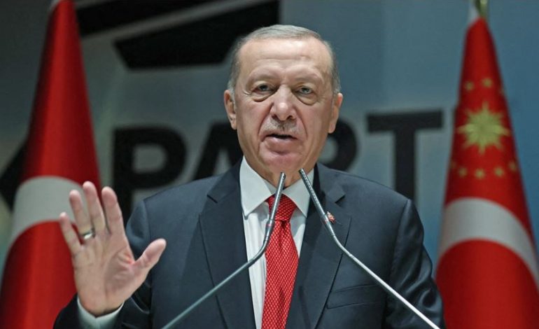 SUEDIA REFUZON TË EKSTRADOJË GAZETARIN TURK/ Ankaraja kërcënon me ratifikimin për marrëveshjen e hyrjes në NATO