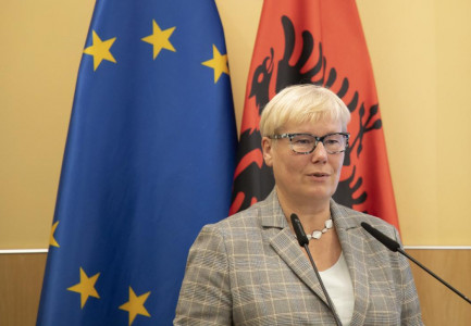 “T’I JEPET FUND PANDËSHKUESHMËRISË”/ Ambasadorja e BE në Tiranë për reformën në drejtësi: SPAK të godasë korrupsionin e nivelit të lartë