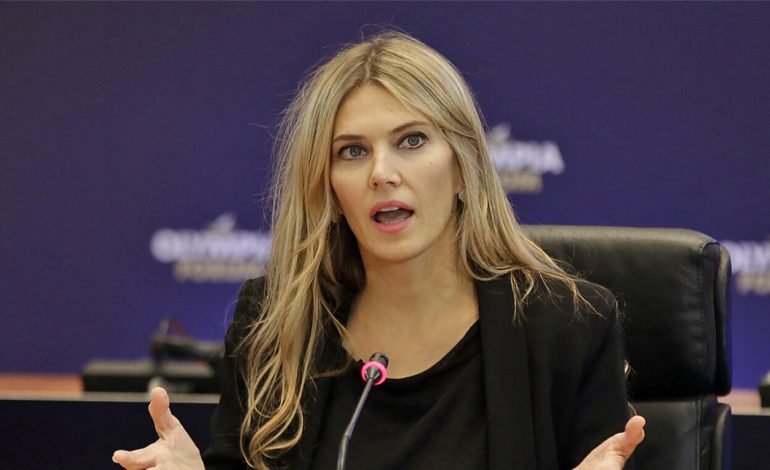 VALIXHE ME PARA NË SHTËPI DHE MAKINË/ Thriller me fatin e eurodeputetes greke: Brukseli po zien nga historia e korrupsionit