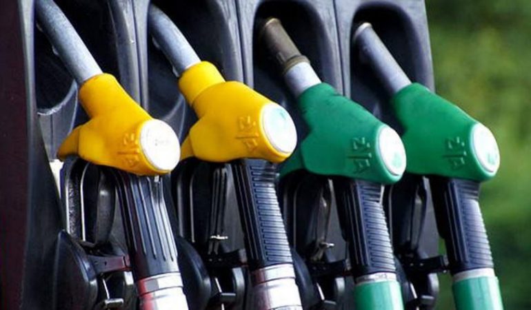 ZYRTARE NGA BORDI/ Ulet sërish çmimi i karburantit në vend. Ja sa do shitet benzina dhe nafta