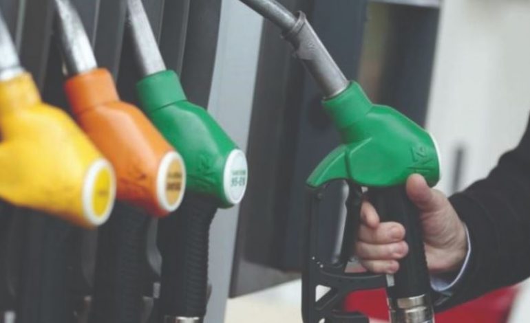 NDRYSHOJNË ÇMIMET E KARBURANTEVE/ Sa do të shiten nga sot, nafta, benzina dhe gazi