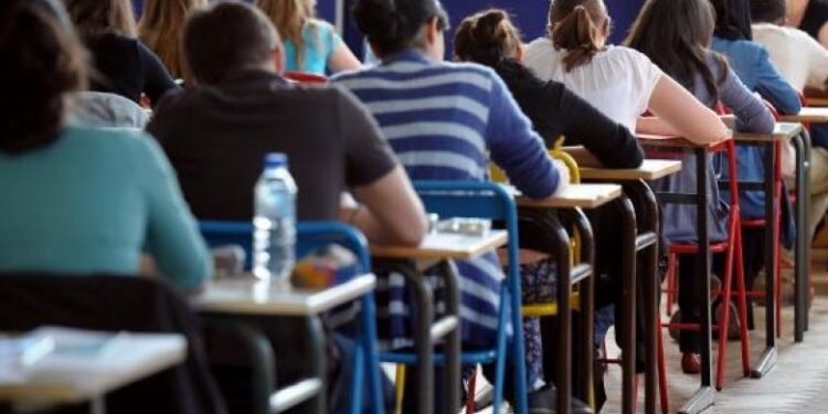 PUSHIMET DIMËRORE/ Shkollat rifillojnë mësimin me 5 janar, studentët kthehen në auditorë me 9 janar
