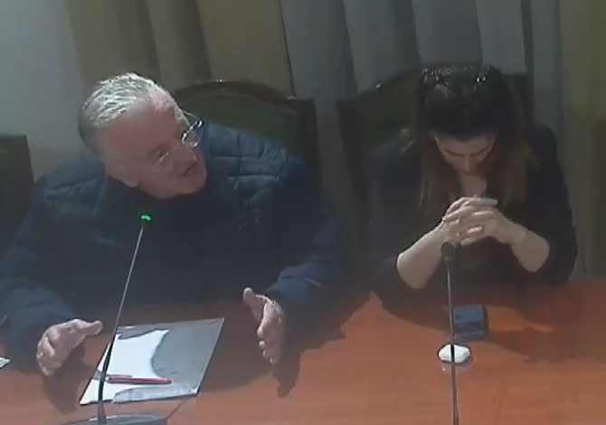 “S’JANË GJENERALË, DUHET…”/ Deputeti i PS kritika pr.ligjit për Policinë Bashkiake: Drejtuesit t’i nënshtrohen testit fizik