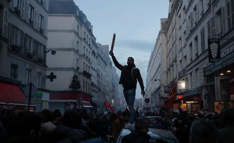 SULMI ME 3 VIKTIMA NË PARIS/ Komuniteti kurd dhe aktivistët protestojnë kundër racizmit në Francë