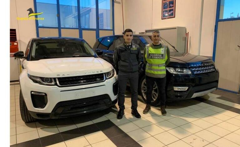 PAMJET/ Ishte ndryshuar numri i shasisë, dy “Range Rovera” të vjedhur kapen rrugës për Shqipëri