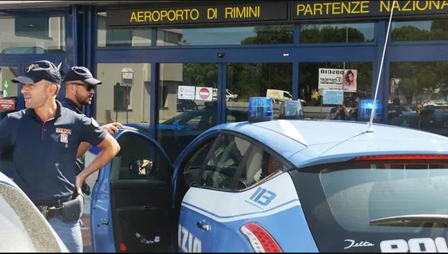 E PËSON KEQ/ Tentoi të braktiste nipin për të përfituar nga ligji për të miturit, ndalohet nga policia gjyshja shqiptare në Itali