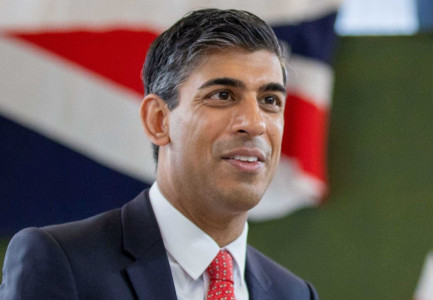 “7 MIJË AZILANTË SHQIPTARË”/ Kërkohet përshpejtim i kthimit të emigrantëve. Presion politik mbi Kryeministrin britanik, masat të përfshijnë edhe…