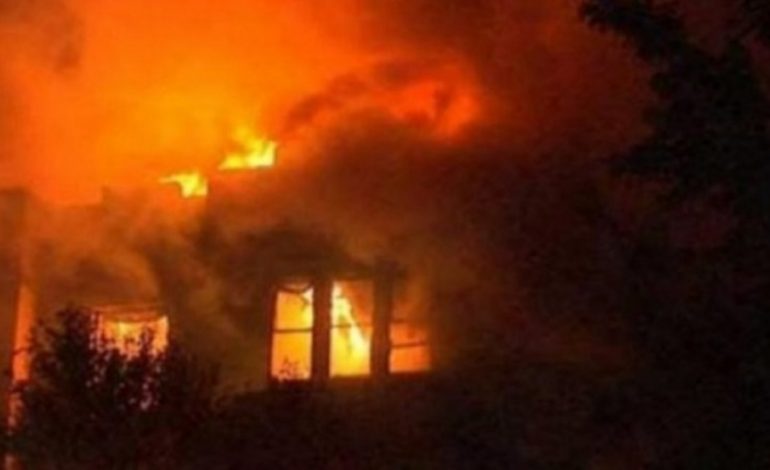 DETAJET E PARA/ Përfshihen nga flakët 2 lokale në Tiranë