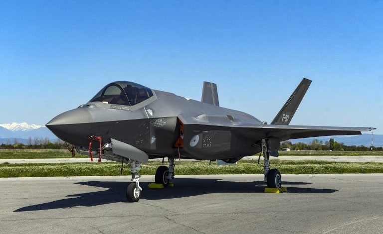 FRIKË NGA KËRCËNIMI RUS/ Holanda do të dërgojë tetë avionë luftarakë në Poloni, pjesë e përpjekjes së NATO-s për…