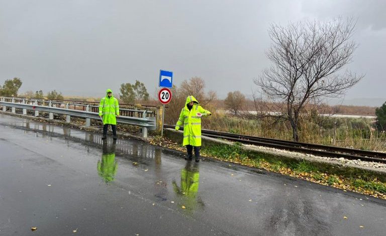 RESHJET NË VEND/ Policia rrit prezencën në akset rrugore, THIRRJE qytetarëve
