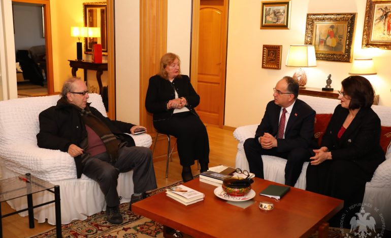 “AMBASADORI MË I MIRË I IDENTITETIT KOMBËTAR”/ Begaj uron Ismail Kadarenë në 87-vjetorin e lindjes: Ka rritur dhe nderuar…