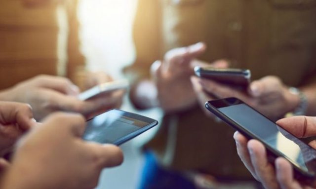 RRITET PËRDORIMI I INTERNETIT NË 2022/ E-mail e lexim lajmesh online, shtohen blerjet online dhe e-qeverisja
