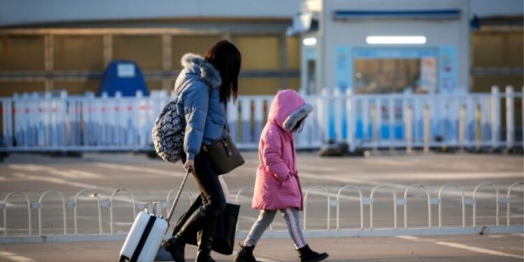 PAS TRE VJETËSH IZOLIM/ Kina heq karantinën për shtetasit e huaj